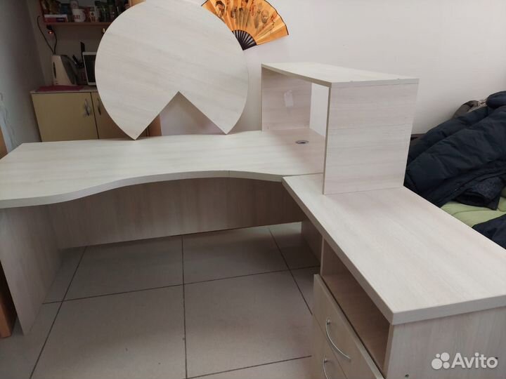 Офисная мебель. (стол для офиса)