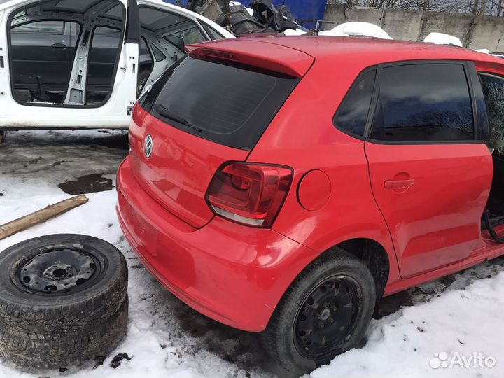 Дверь задняя правая на volkswagen polo