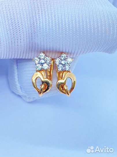 Серьги с синтетическим камнем Золото