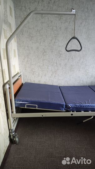 Медицинская кровать для лежачих больных