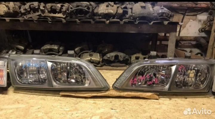 Фары с поворотниками комплект Nissan Primera P11