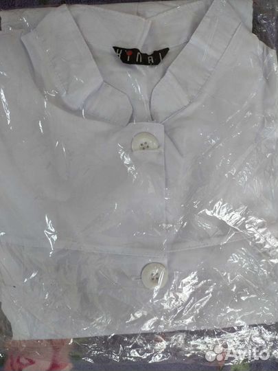 Белый медицинский халат женский