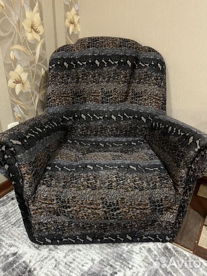 Диван и два кресла