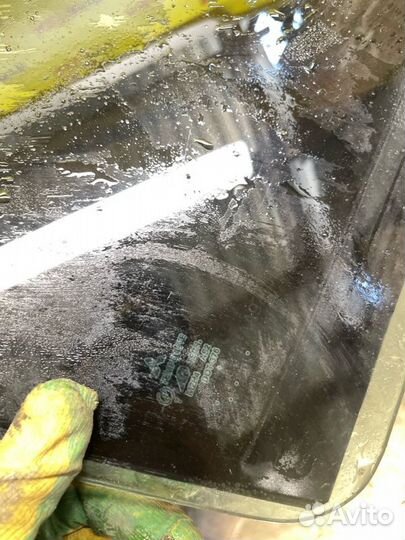 Стекло заднее правое Mitsubishi Galant DJ1A 4G69