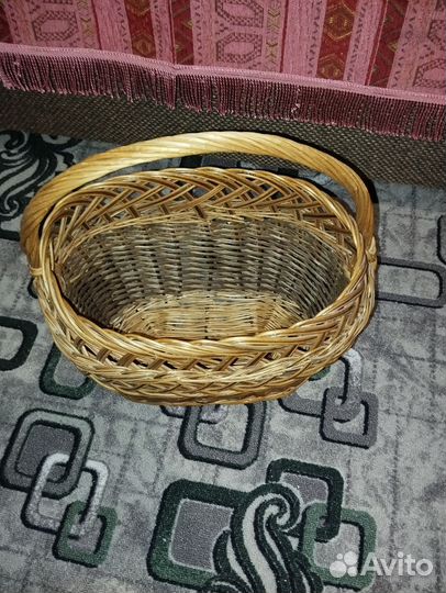 Корзина плетеная для фруктов цветов