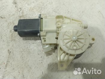 Моторчик переднего левого стеклоподъемника