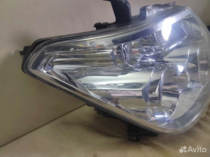 Фара правая Nissan Patrol Y62