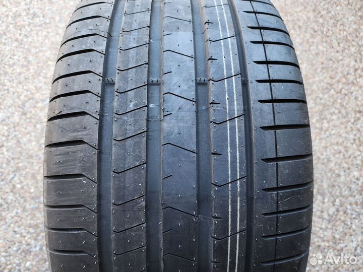 Pirelli P Zero PZ4 245/50 R19 105W