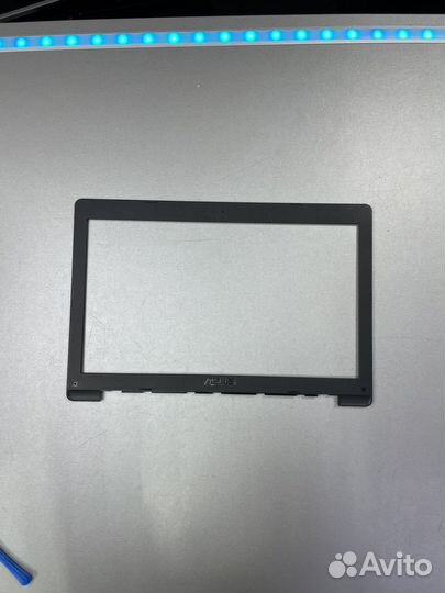 Рамка матрицы, безель ноутбука Asus X553M