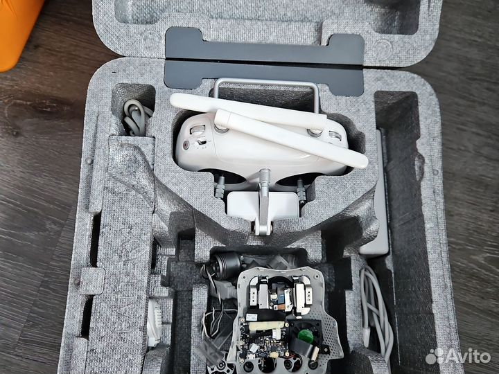 Квадрокоптер dji phantom 4