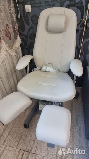 Кресло для педикюра с электроприводом