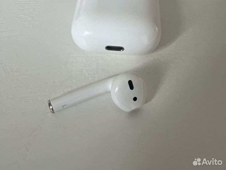 Airpods 1 наушник левый и кейс
