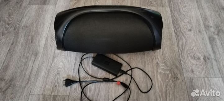 Продам колонку JBL Boombox 1