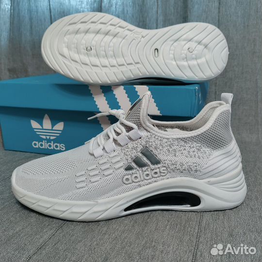 Кроссовки adidas белые