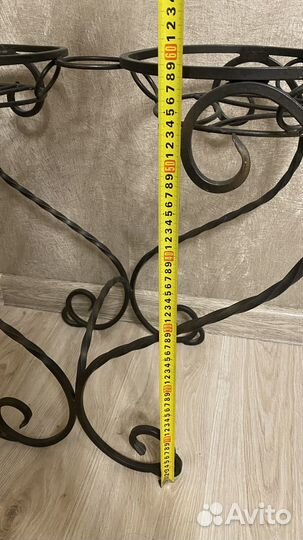 Подставка для цветов металлическая кованная