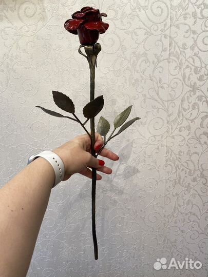 Крашеная кованая роза
