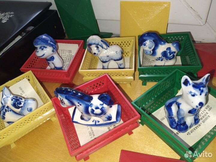 Фигурки Гжель в подарочных шкатулках СССР