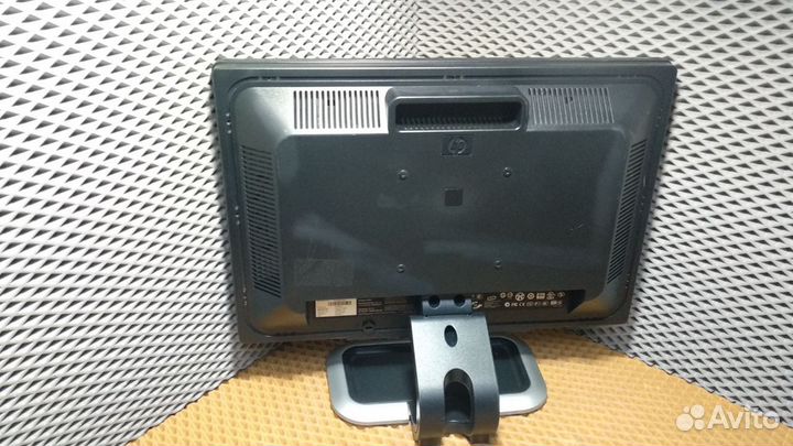 Широкоформатный ЖК монитор HP L1908W