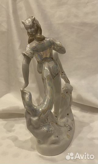 Фарфоровая статуэтка балерина