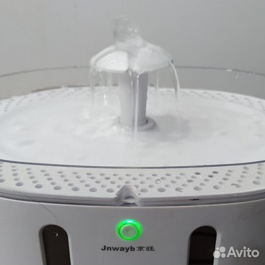 Поилка с функцией фильтрации воды