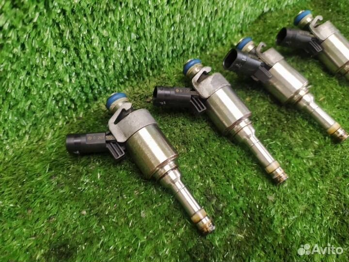 Форсунка инжекторная электрическая Skoda Octavia