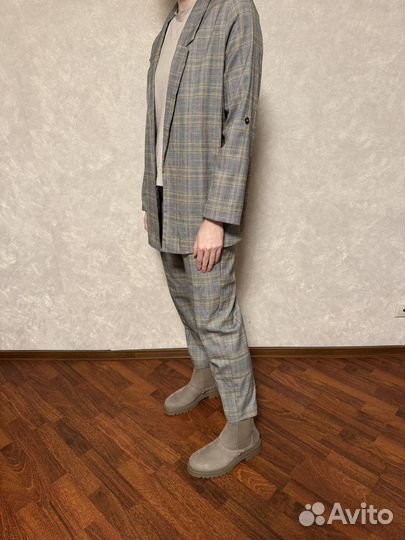 Брючный костюм женский