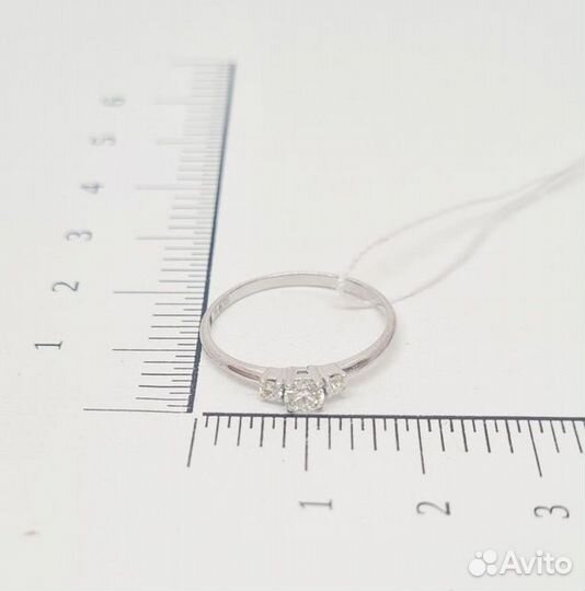 Золотое кольцо с камнем 16,5р