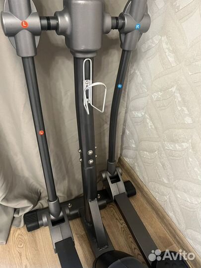 Эллиптический тренажер CardioPower E200