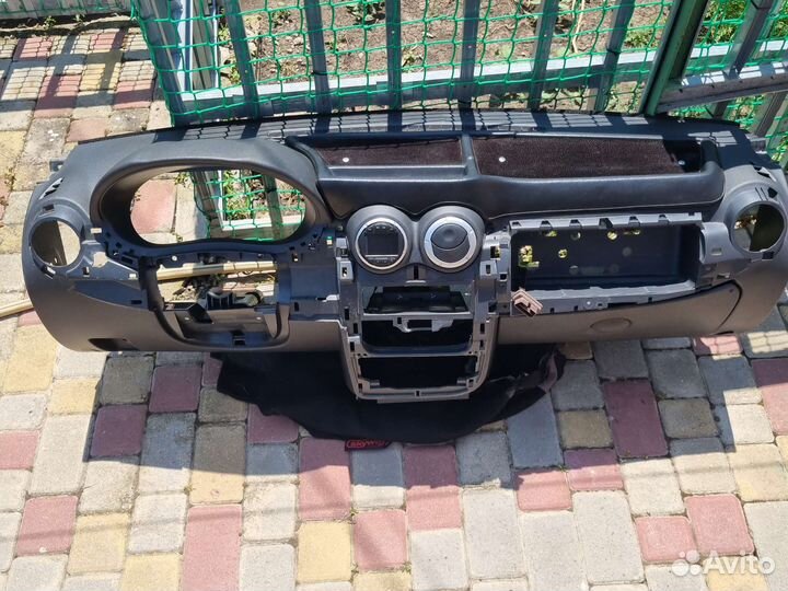 Панель приборов(торпеда) LADA largus