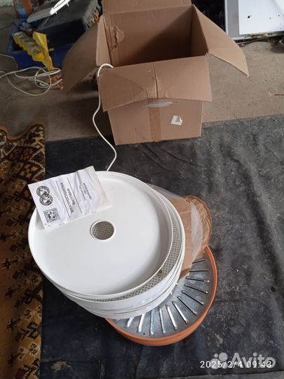 Электросушилка для овощей и фруктов