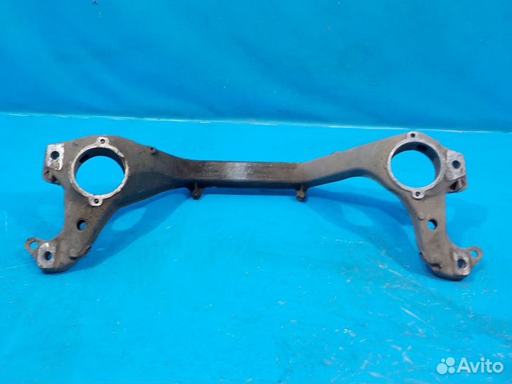 Балка передняя поперечная volkswagen Touareg 2002
