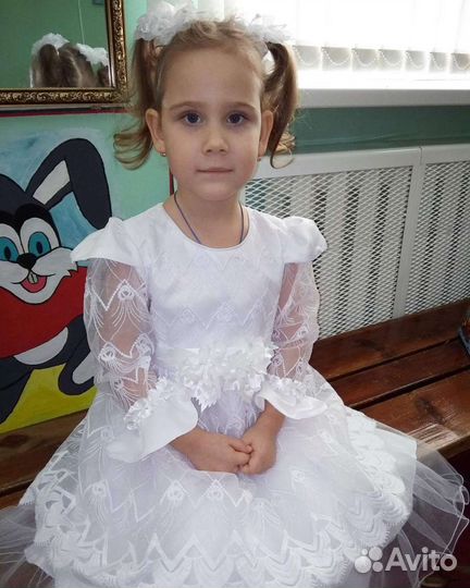 Нарядное платье для девочки 4-5 лет