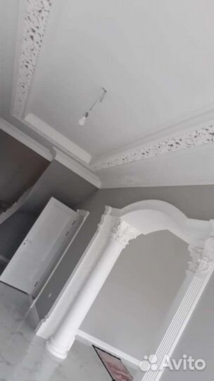 Штукатурка, шпаклёвка. Обои карниз ламинат.Короед