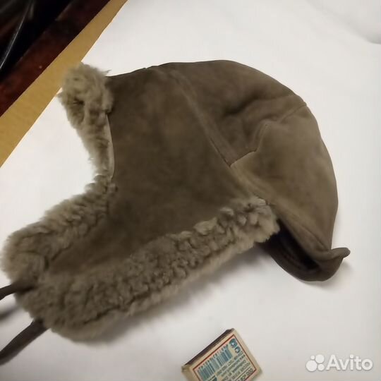 55 размер с светлым пятном Шапка дублёнка мех ушан