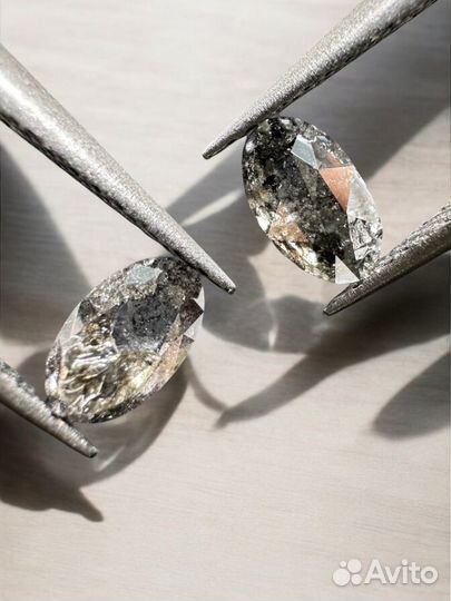 Пара натуральных овальных алмазов. 0.50ct
