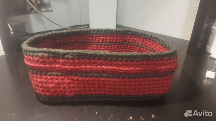 Вязаная корзинка