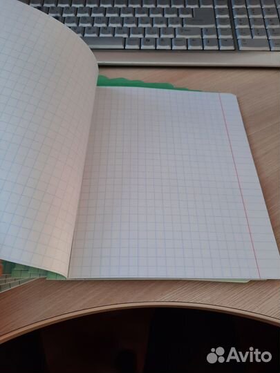 Тетрадь в крупную клетку