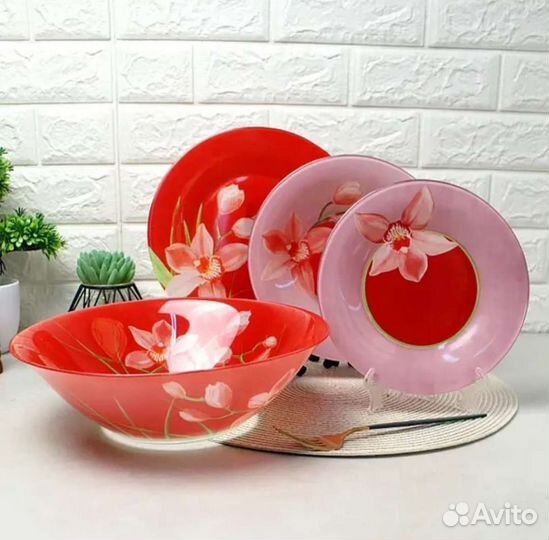 Набор столовой посуды Red Orchis Франция