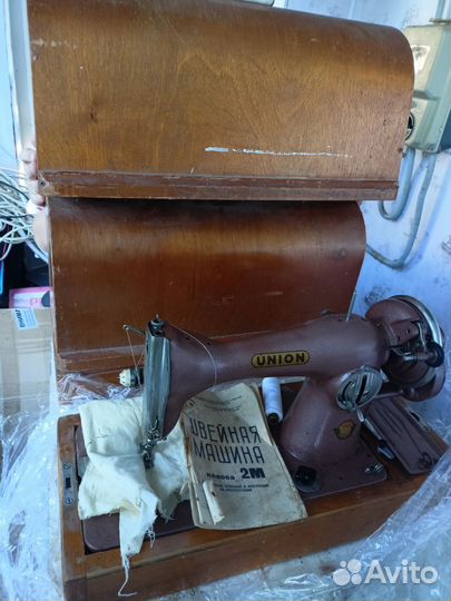 Продам Швейную Машинку