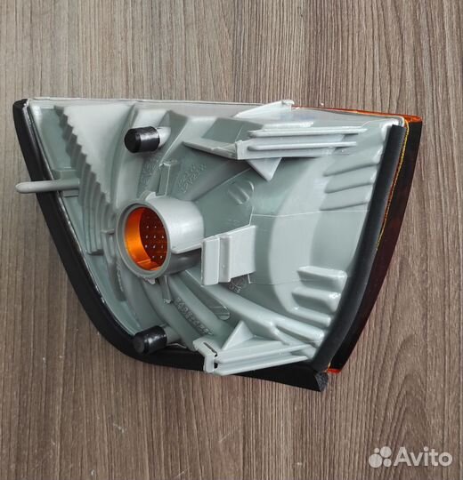 Поворотник e36 жёлтый