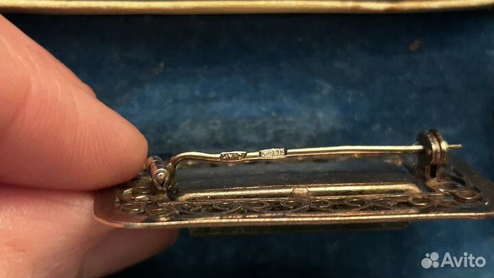 Винтажная брошь СССР серебро с нефритом