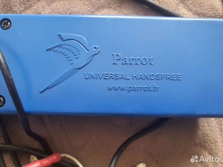 Комплект громкой связи Parrot CK3100LCD