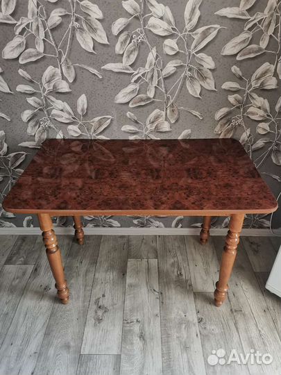 Кухонный стол