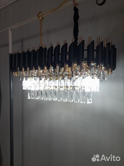 Люстра новая
