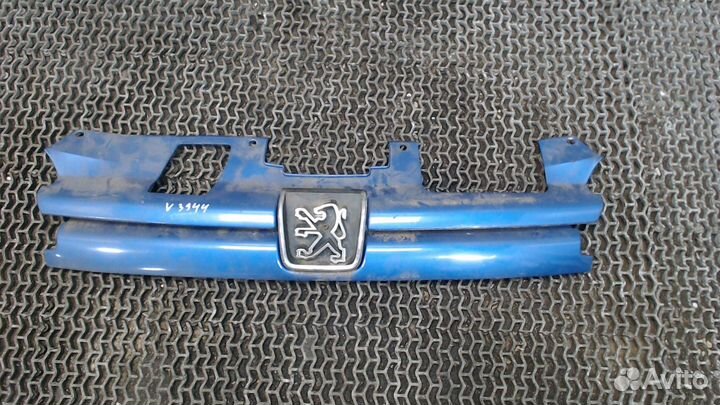 Решетка радиатора Peugeot 306, 1996