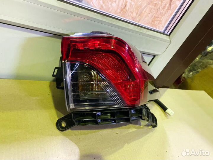 Фонарь правый в крыло Тойота рав 4 ха50