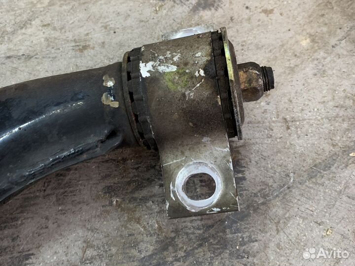 Передние рычаги Subaru Forester SG