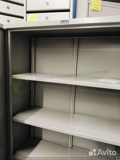 Шкаф металлический офисный с полками