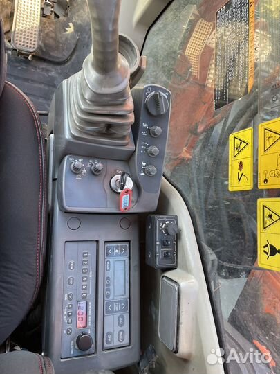 Гусеничный экскаватор Hitachi ZX225USRLC-3, 2007