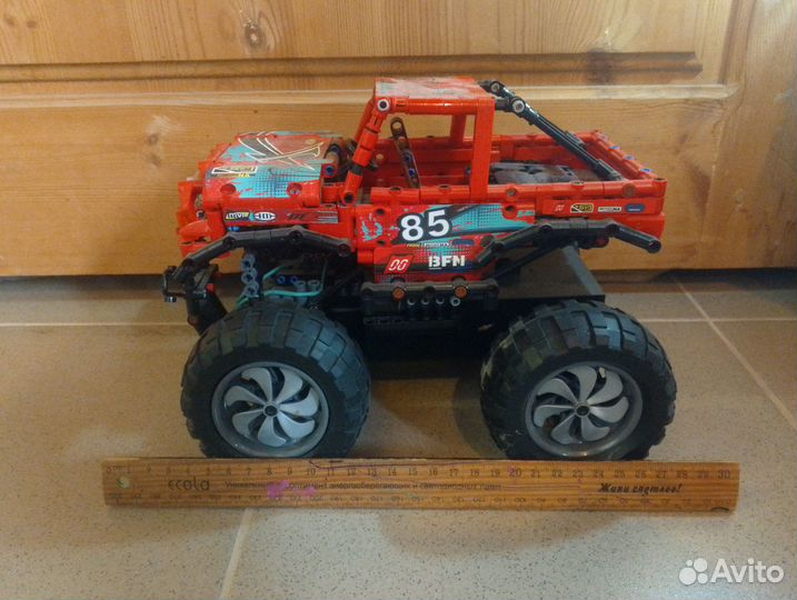 Продаю Лего машинку на радиоуправлении